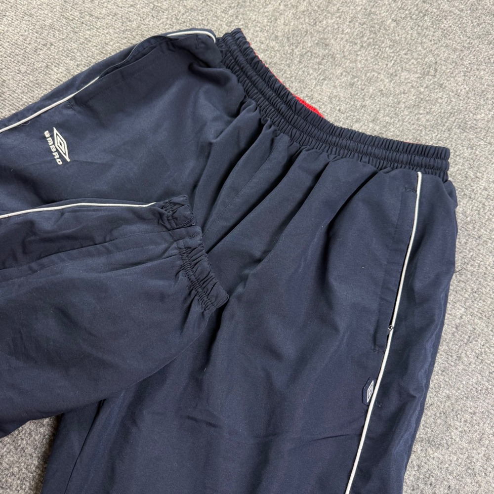 Umbro Track Pants Size Medium Navy Blue Mesh Lined Elastic Waist Joggers Men's